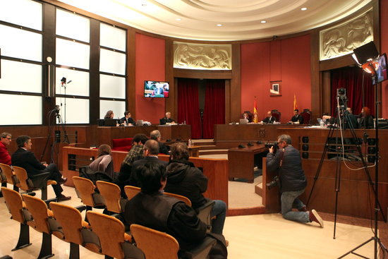 Image of the courtroom minutes before the beginning of the disobedience trial on President Torra, on November 18, 2019 (by Pere Francesch)